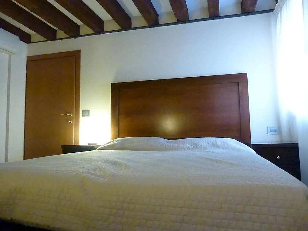 Venice Rainbow Apartment San Marco בית הארחה