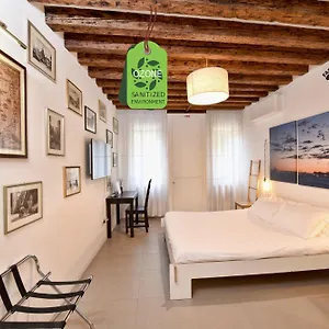 Gasthof Sottopiano - Comfort In The Center, Venedig